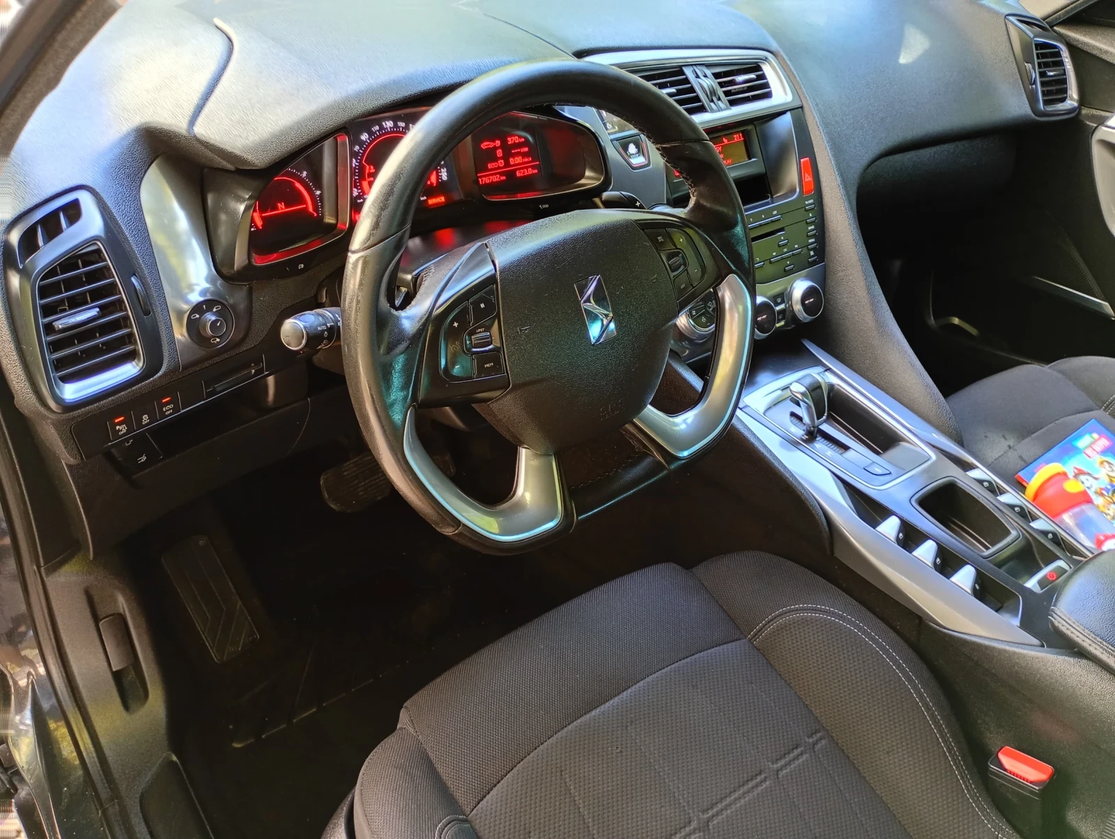 Citroen DS5 1.6 HDI -115кс, снимка 9 - Автомобили и джипове - 56299443