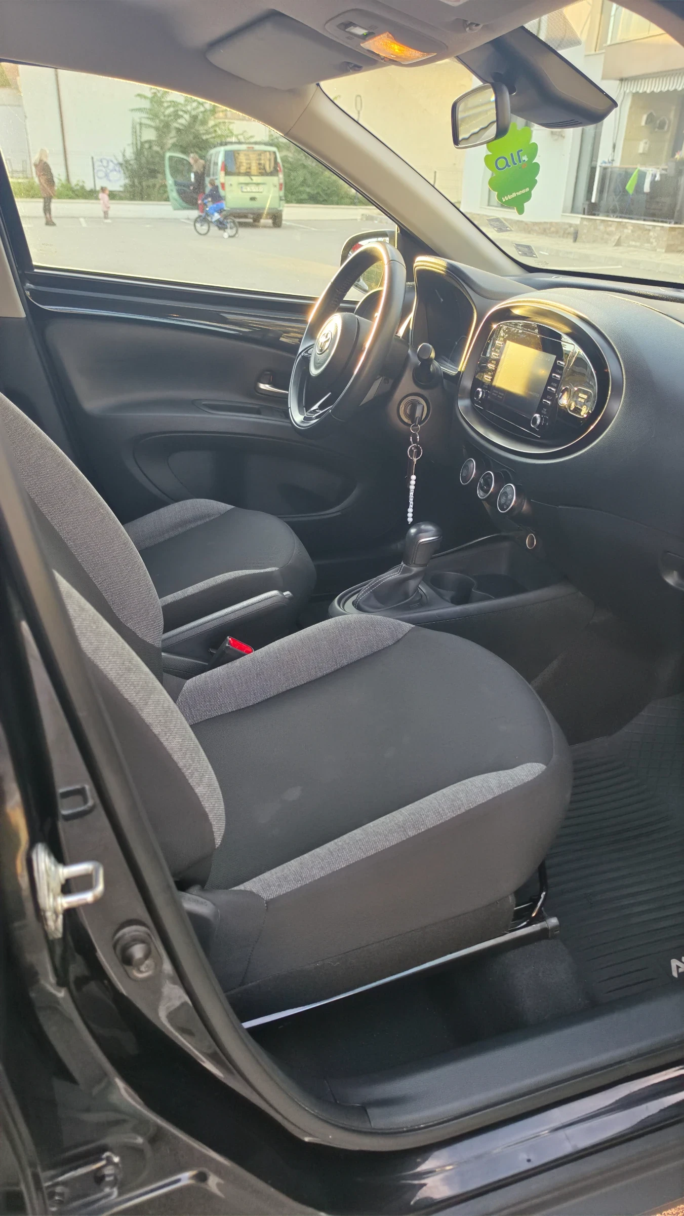 Toyota Aygo AYGO X PLAY, снимка 15 - Автомобили и джипове - 56317256