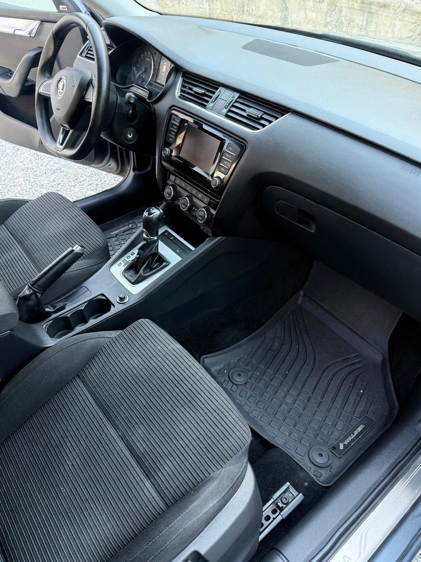 Skoda Octavia 1.6 Elegance , снимка 10 - Автомобили и джипове - 56428979