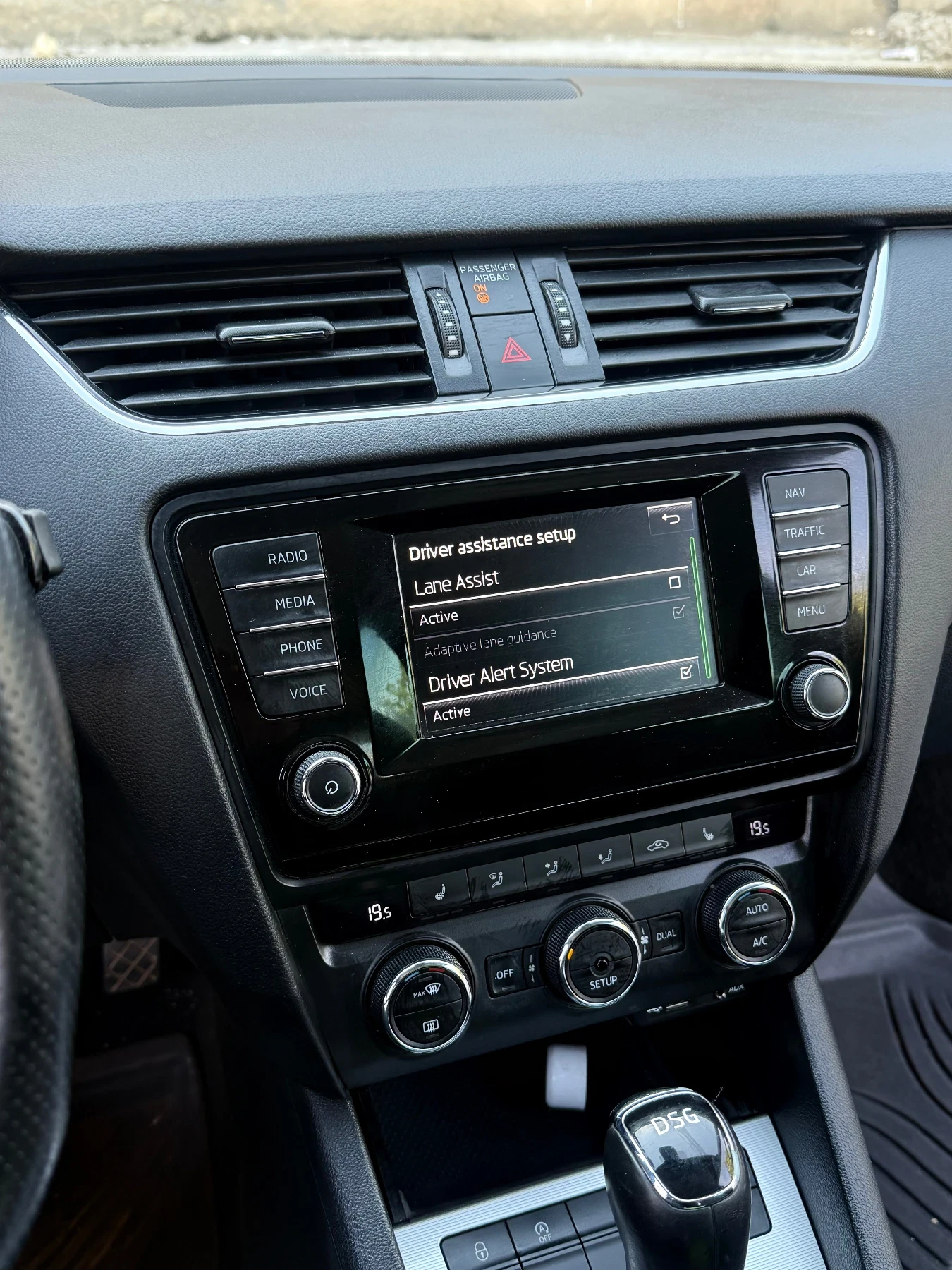Skoda Octavia 1.6 Elegance , снимка 8 - Автомобили и джипове - 56428979