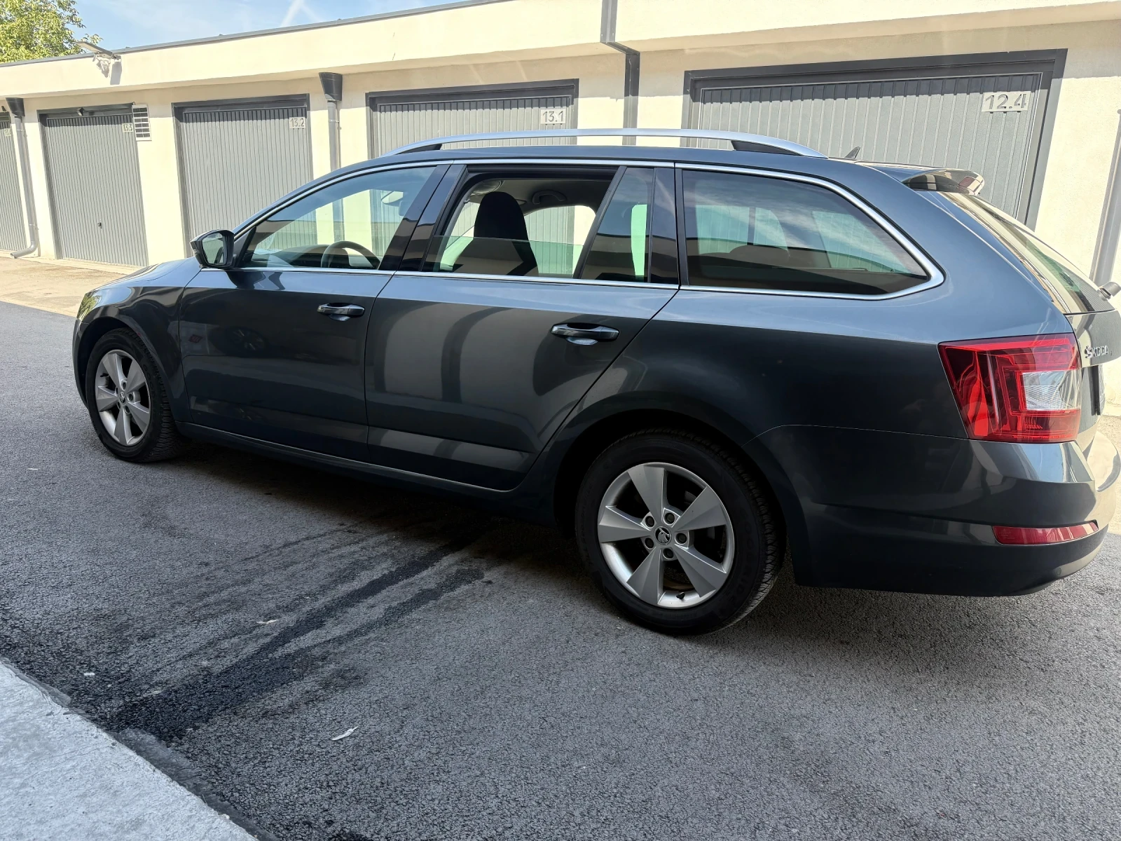 Skoda Octavia 1.6 Elegance , снимка 13 - Автомобили и джипове - 56428979