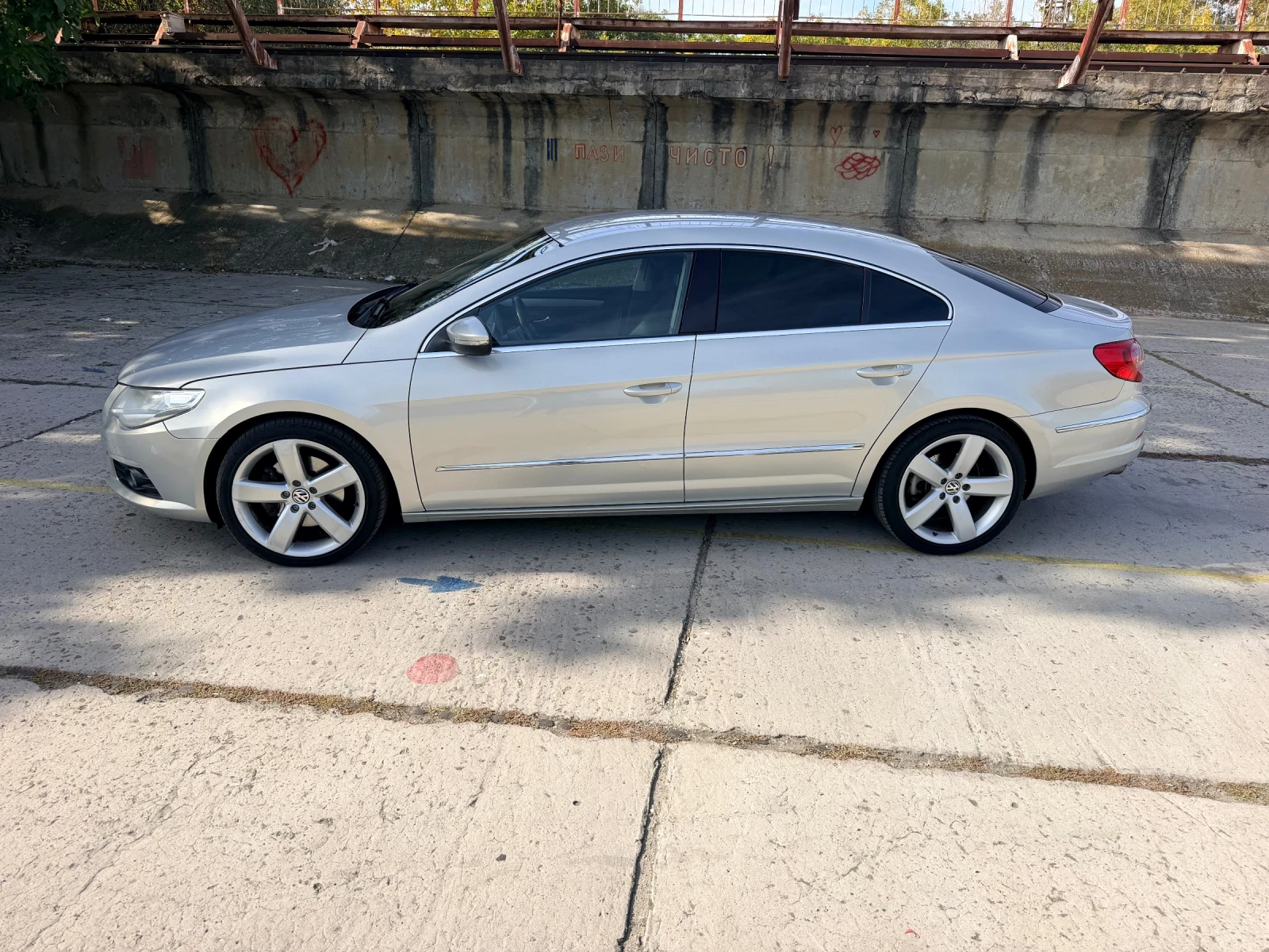 VW Passat 2.0 ТДИ, снимка 4 - Автомобили и джипове - 56437288
