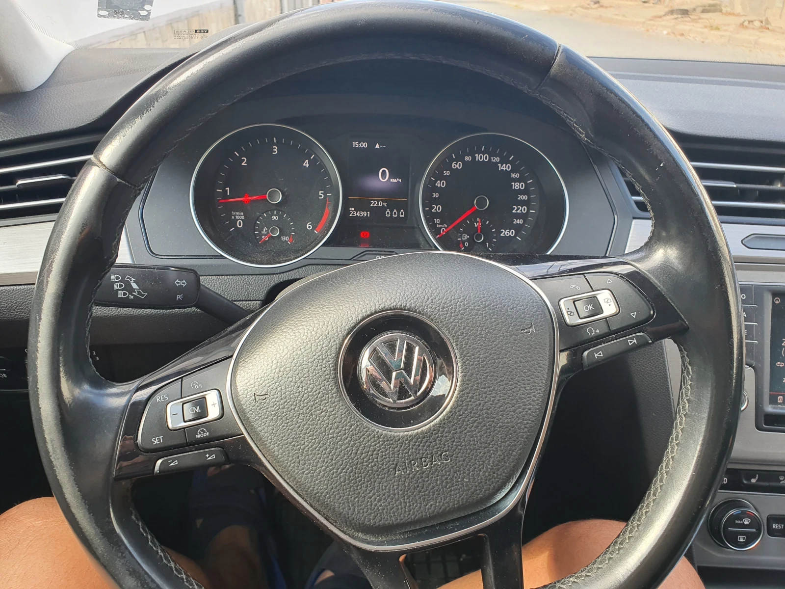 VW Passat 1.6TDI NAVI 120 к.с., снимка 11 - Автомобили и джипове - 56462577