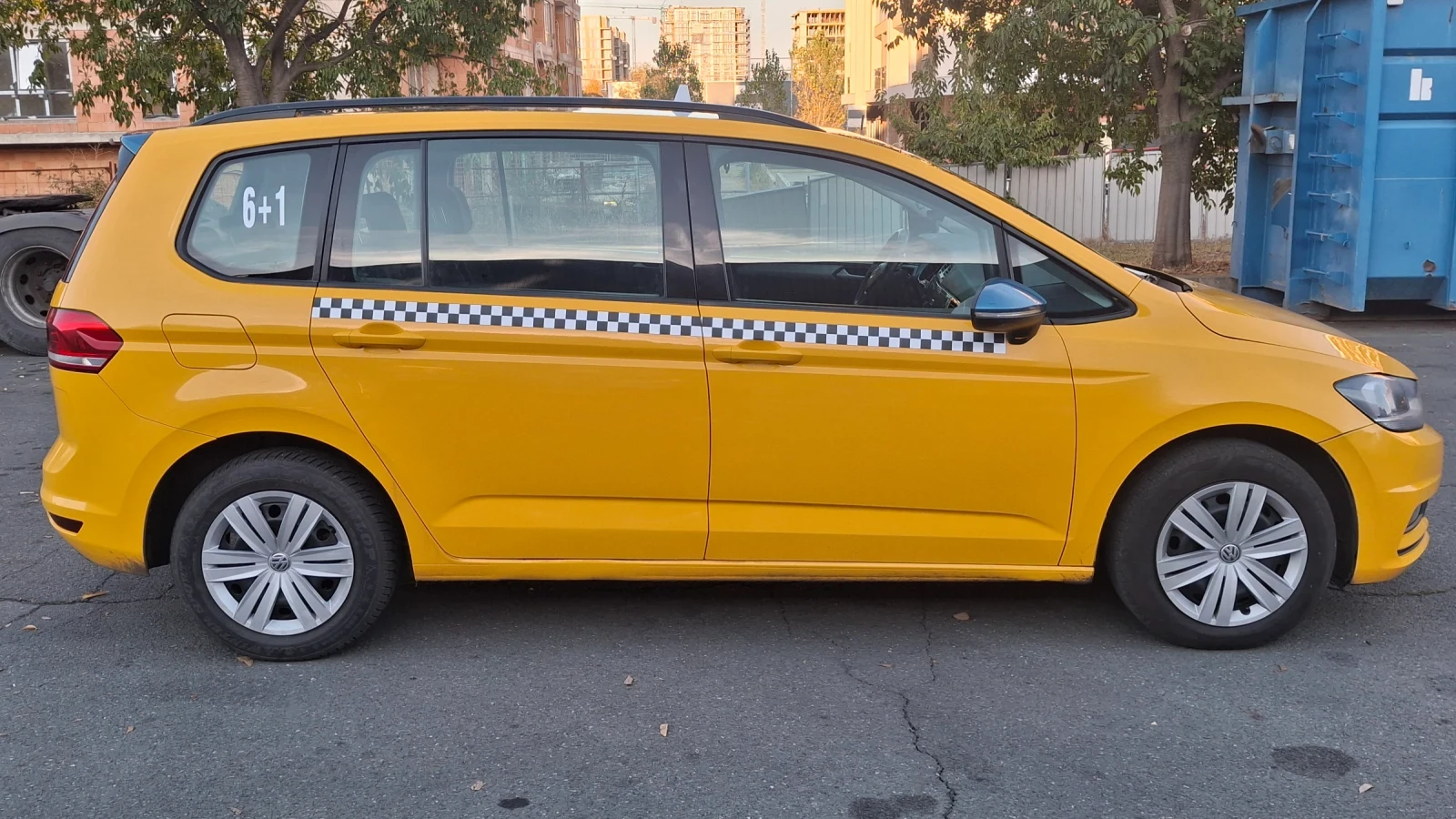 VW Touran, снимка 3 - Автомобили и джипове - 56686969
