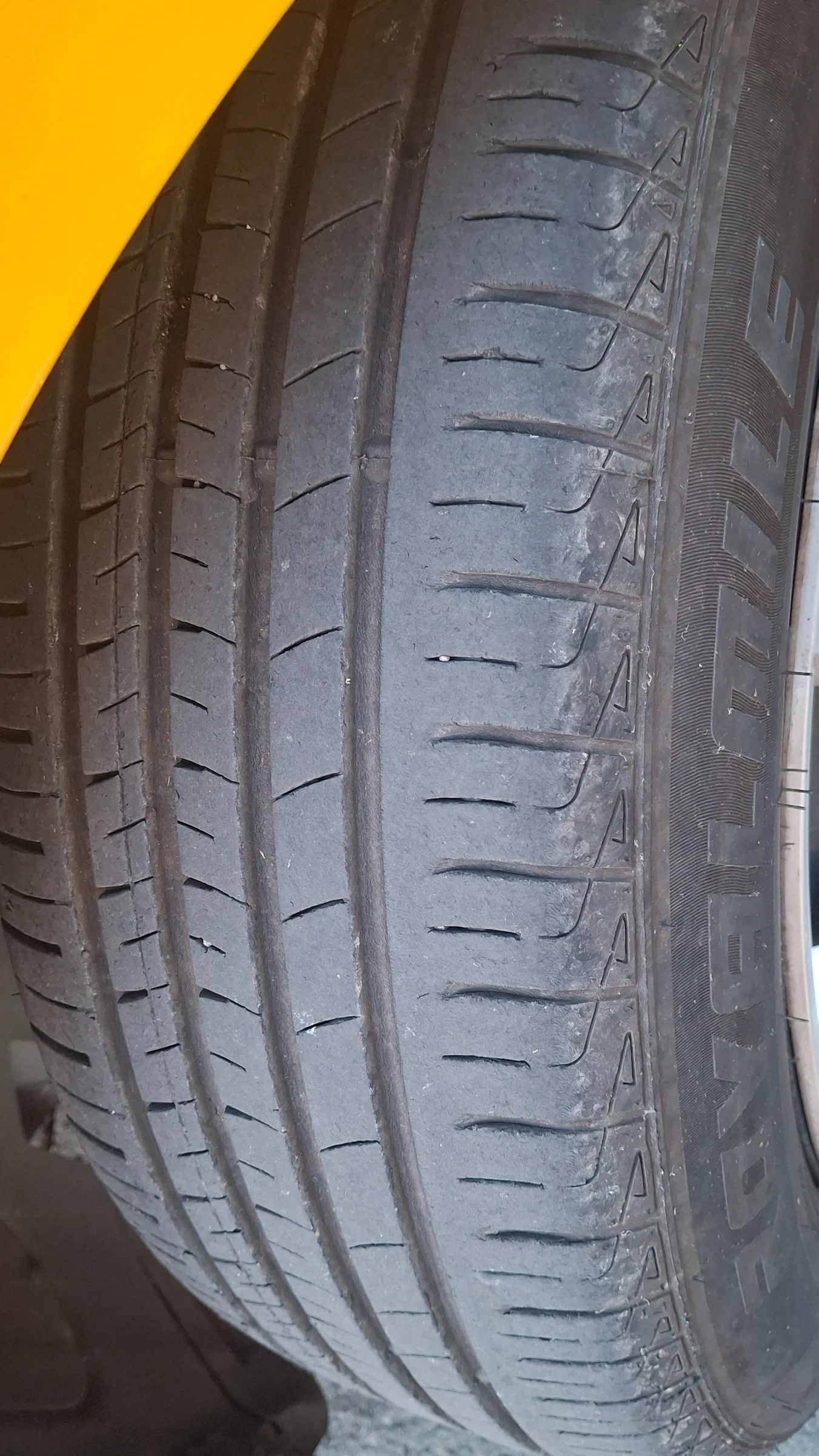 VW Touran, снимка 14 - Автомобили и джипове - 56686969