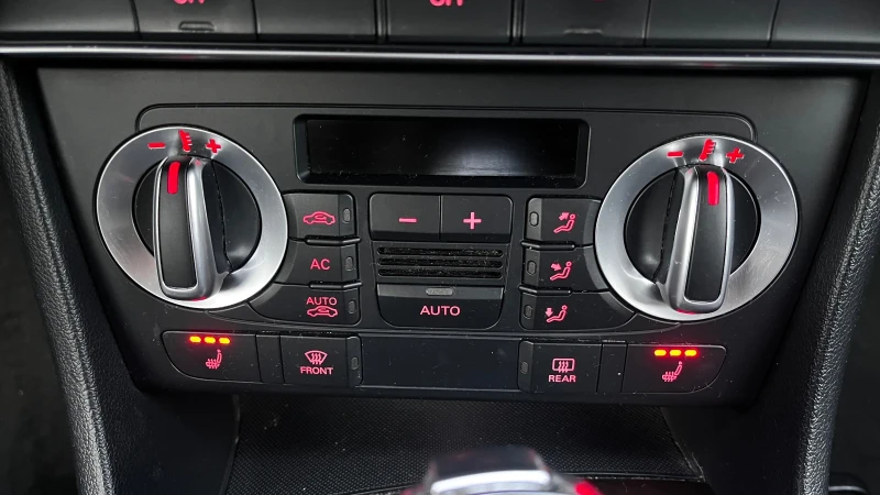 Audi Q3 Audi Q3 QUATTRO Парктроник/Подгрев/Recaro, снимка 11 - Автомобили и джипове - 51782794
