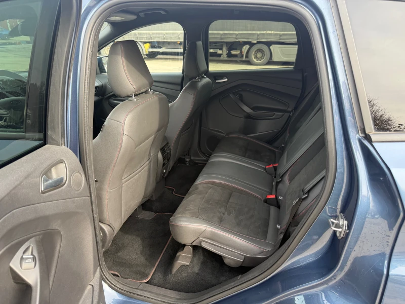 Ford Kuga 1.5 ST-Line, снимка 14 - Автомобили и джипове - 52378444
