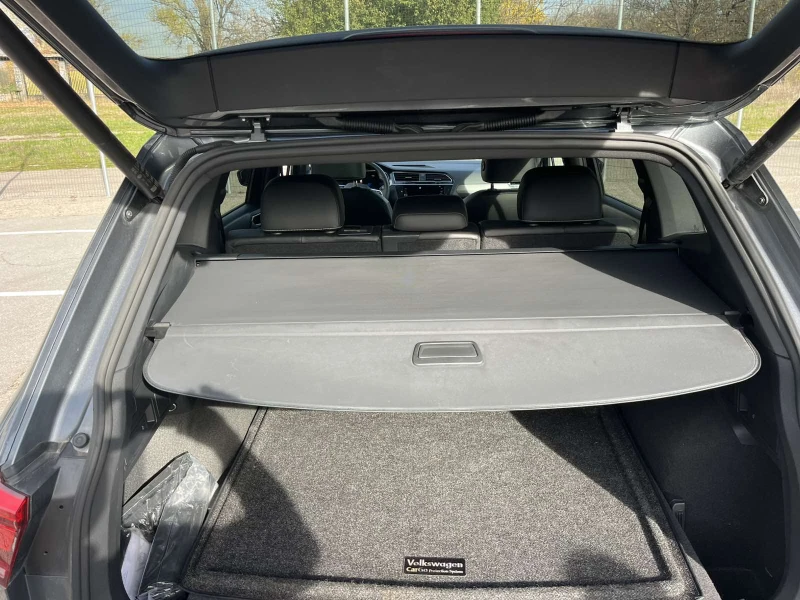 VW Tiguan 2, 0 I R-LINE 4X4, снимка 9 - Автомобили и джипове - 52582673