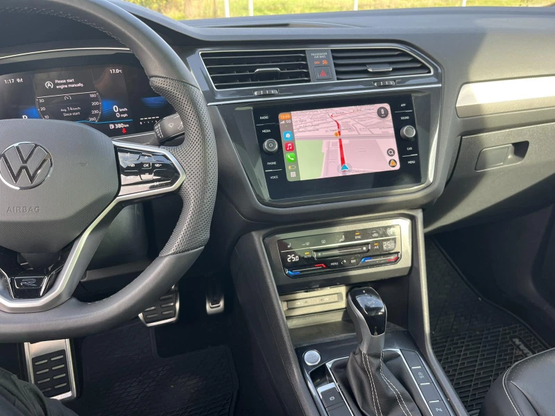 VW Tiguan 2, 0 I R-LINE 4X4, снимка 15 - Автомобили и джипове - 52582673