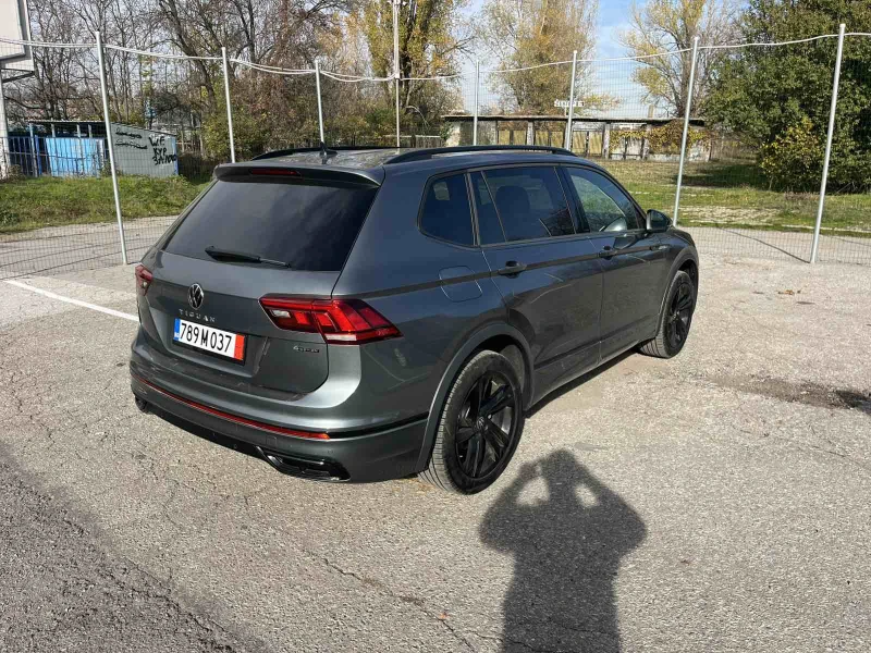 VW Tiguan 2, 0 I R-LINE 4X4, снимка 8 - Автомобили и джипове - 52582673
