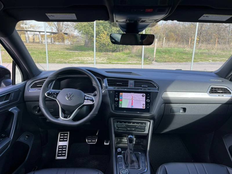 VW Tiguan 2, 0 I R-LINE 4X4, снимка 14 - Автомобили и джипове - 52582673
