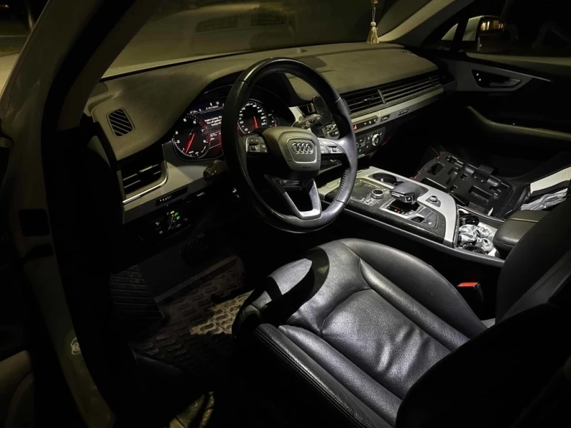 Audi Q7 * Komfort * CARFAX * ЦЕНА ДО БЪЛГАРИЯ, снимка 7 - Автомобили и джипове - 53085331