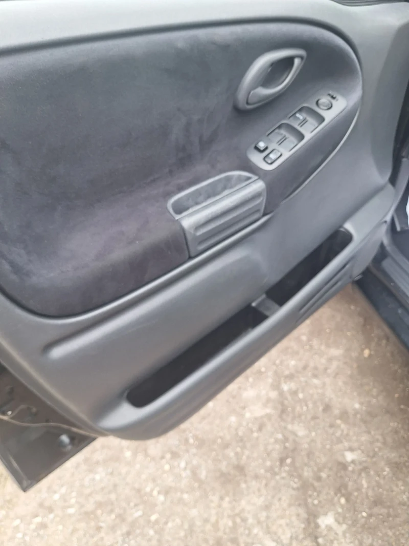 Suzuki Grand vitara 2.0 Б.128 К.С.НОВ ВНОС ШВЕЙЦАРИЯ., снимка 6 - Автомобили и джипове - 53500859