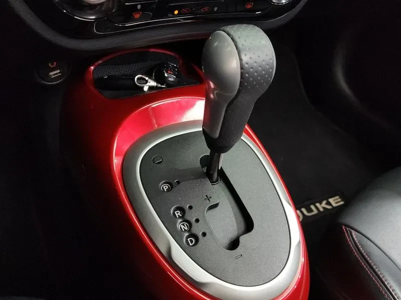 Nissan Juke 1.6 Sv F15, снимка 10 - Автомобили и джипове - 55120037