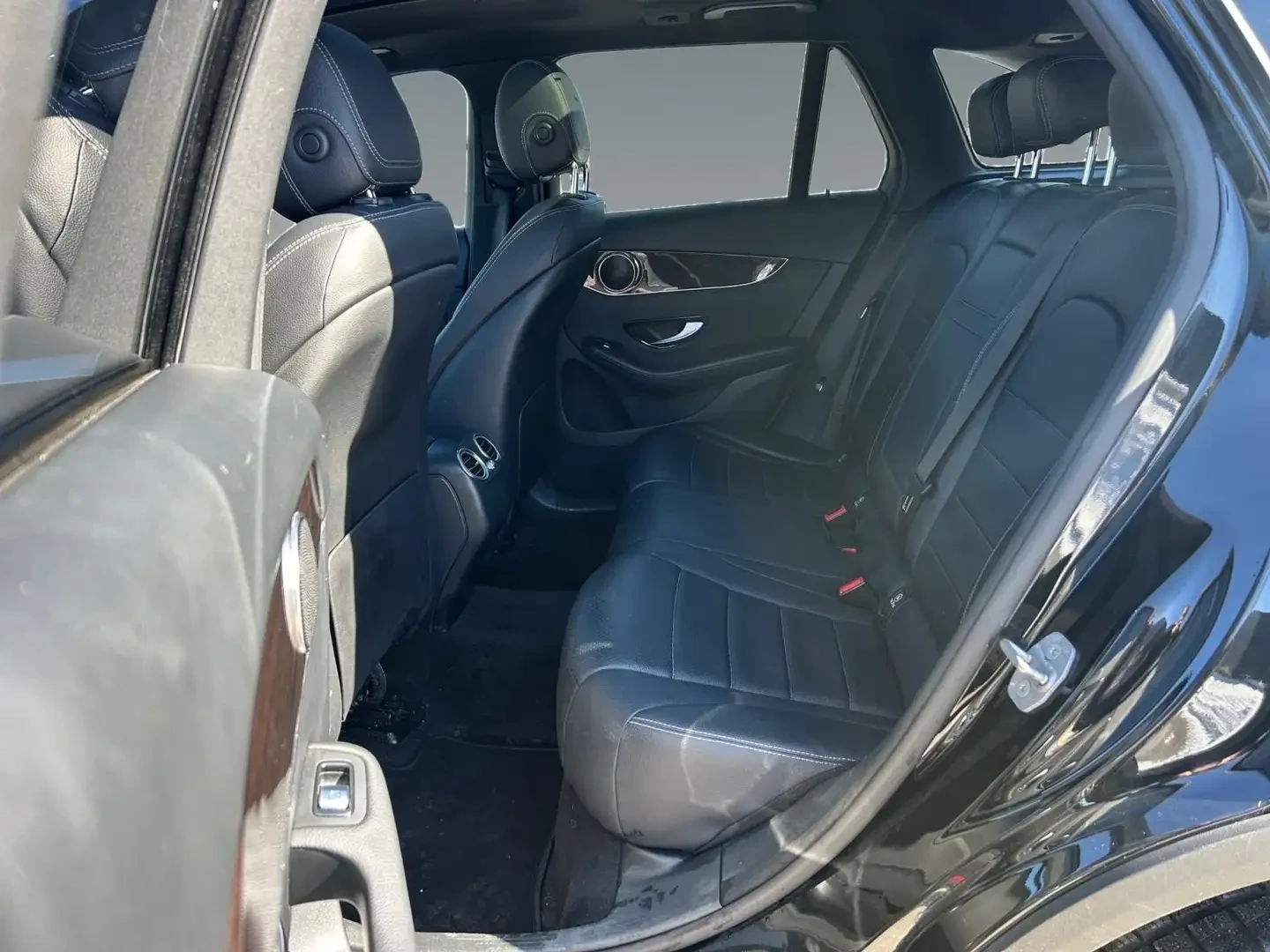 Mercedes-Benz GLC 300, снимка 13 - Автомобили и джипове - 53933315