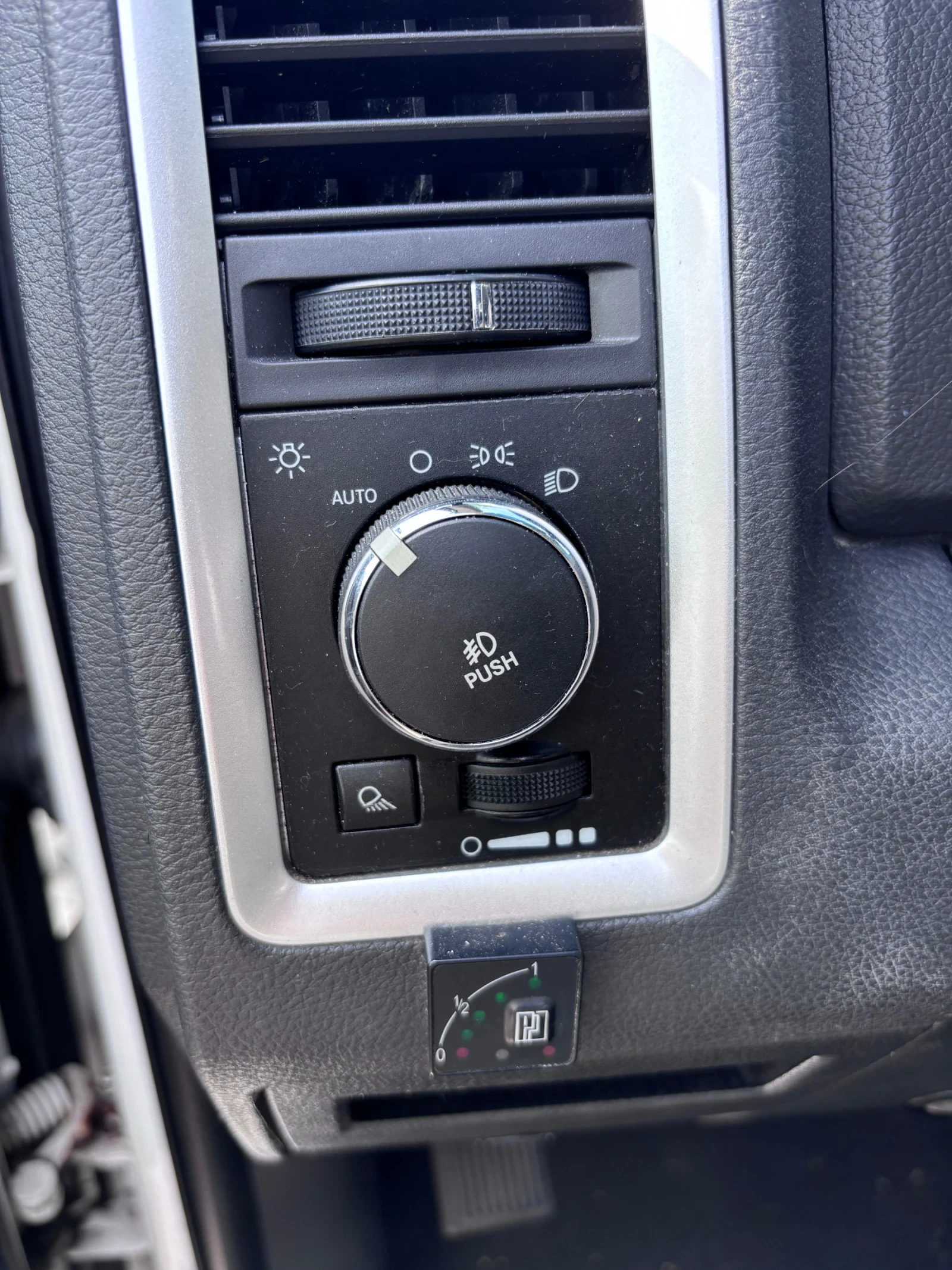 Dodge RAM 1500 1500 5.7 hemi, снимка 9 - Автомобили и джипове - 54506020