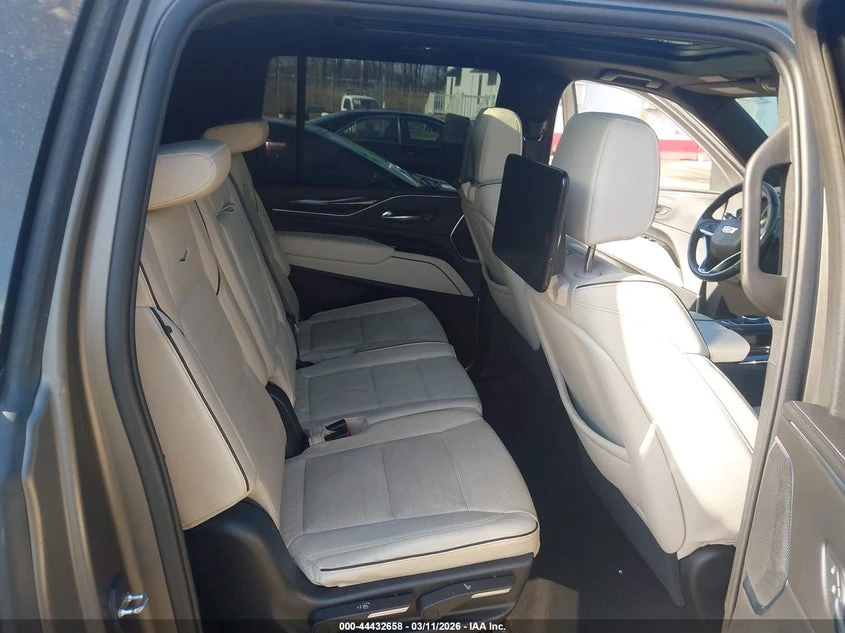 Cadillac Escalade 6.2L V-8 DI, VVT, 420HP 4X2 Drive | Mobile.bg � ����������� 8