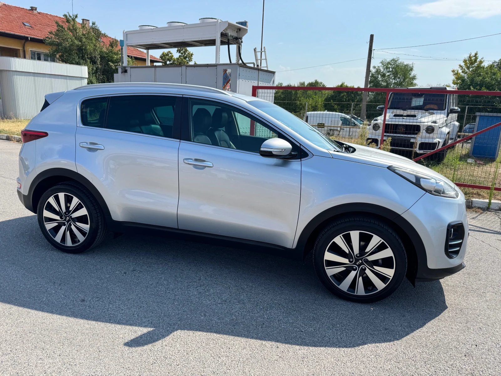 Kia Sportage 1.7 CRDI NAVI KAMERA EURO 6, снимка 4 - Автомобили и джипове - 55651366