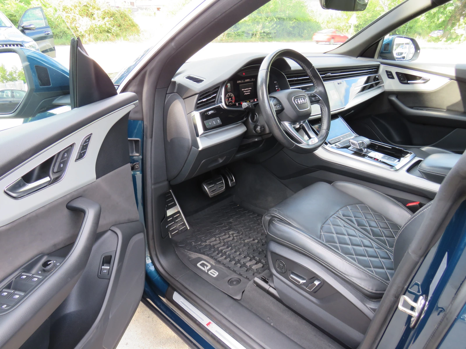 Audi Q8 50TDI* S-LINE MATRIX/PANORAMA/KEYLESS FULL* , снимка 9 - Автомобили и джипове - 55687288