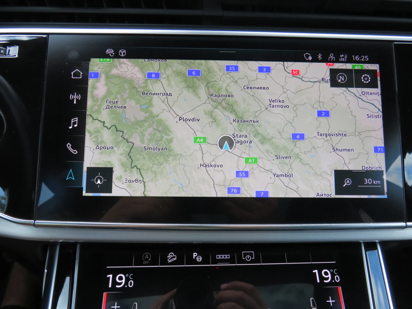 Audi Q8 50TDI* S-LINE MATRIX/PANORAMA/KEYLESS FULL* , снимка 17 - Автомобили и джипове - 55687288