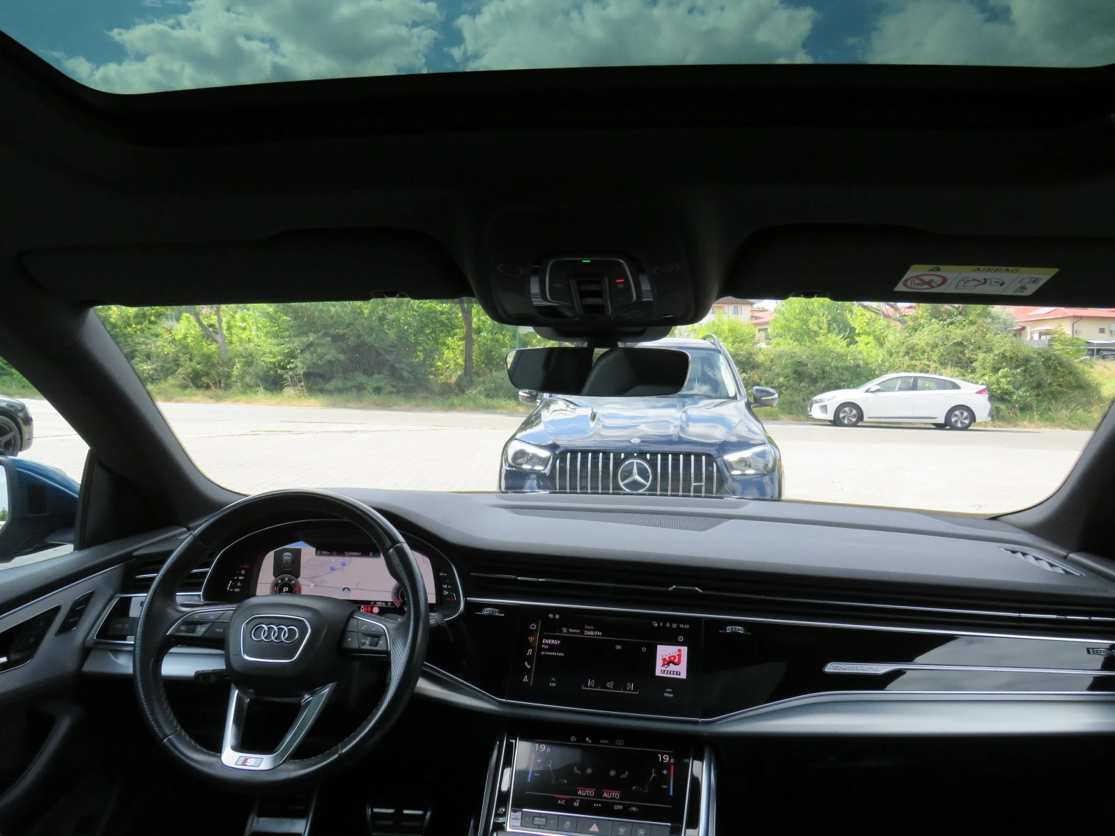 Audi Q8 50TDI* S-LINE MATRIX/PANORAMA/KEYLESS FULL* , снимка 13 - Автомобили и джипове - 55687288