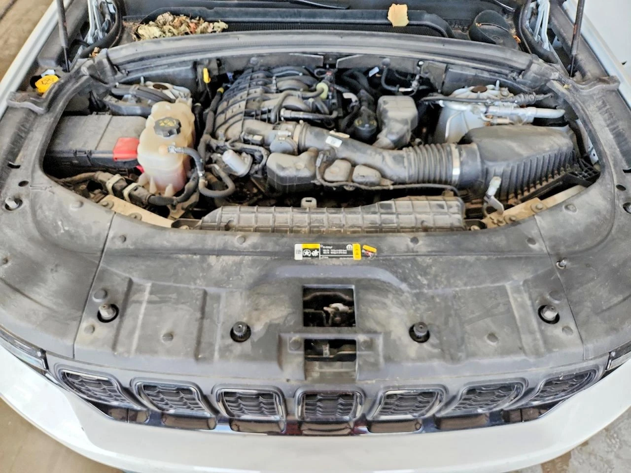 Jeep Grand cherokee 3.6l Laredo, снимка 11 - Автомобили и джипове - 56076435