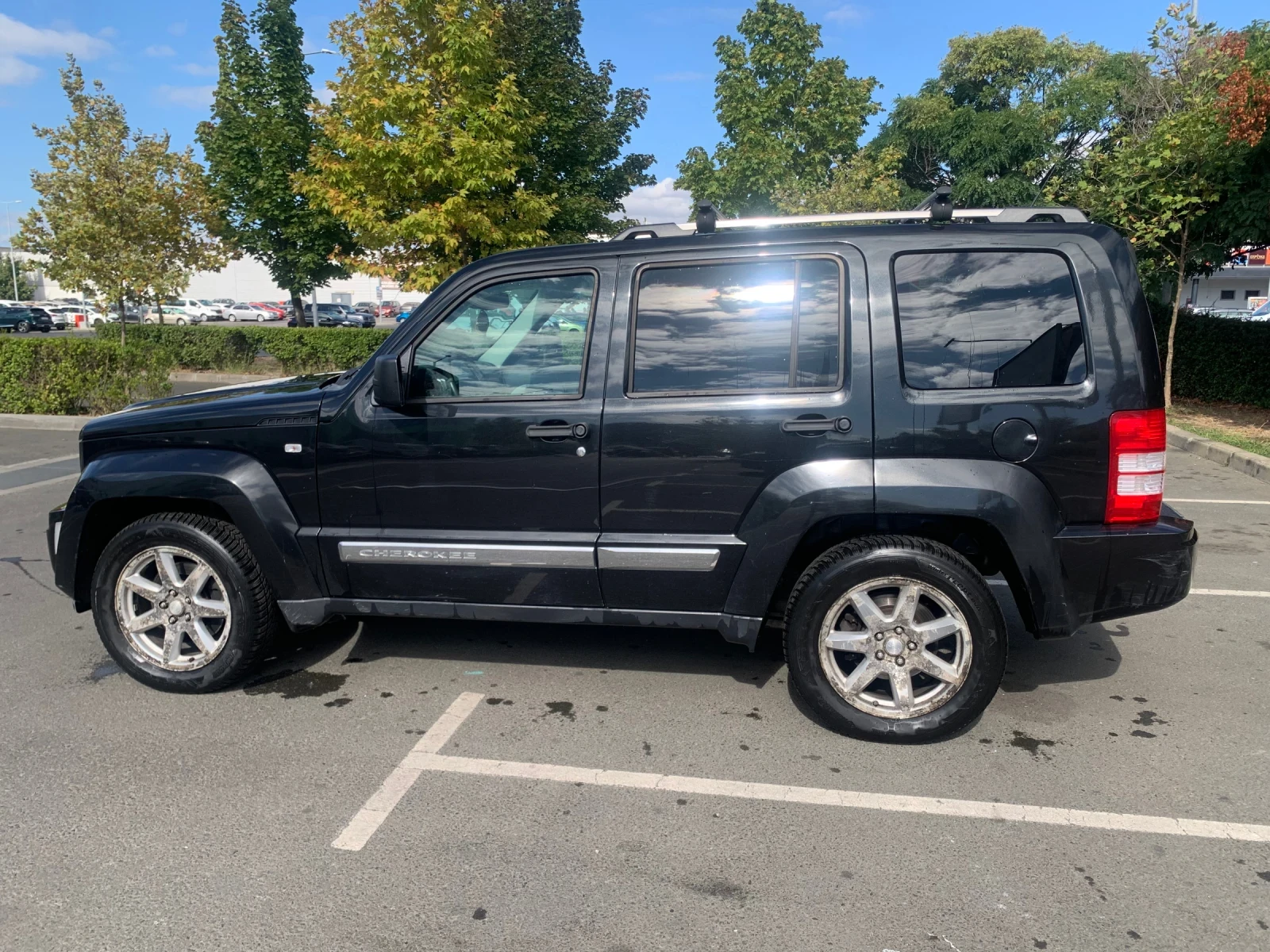 Jeep Cherokee, снимка 7 - Автомобили и джипове - 56267912