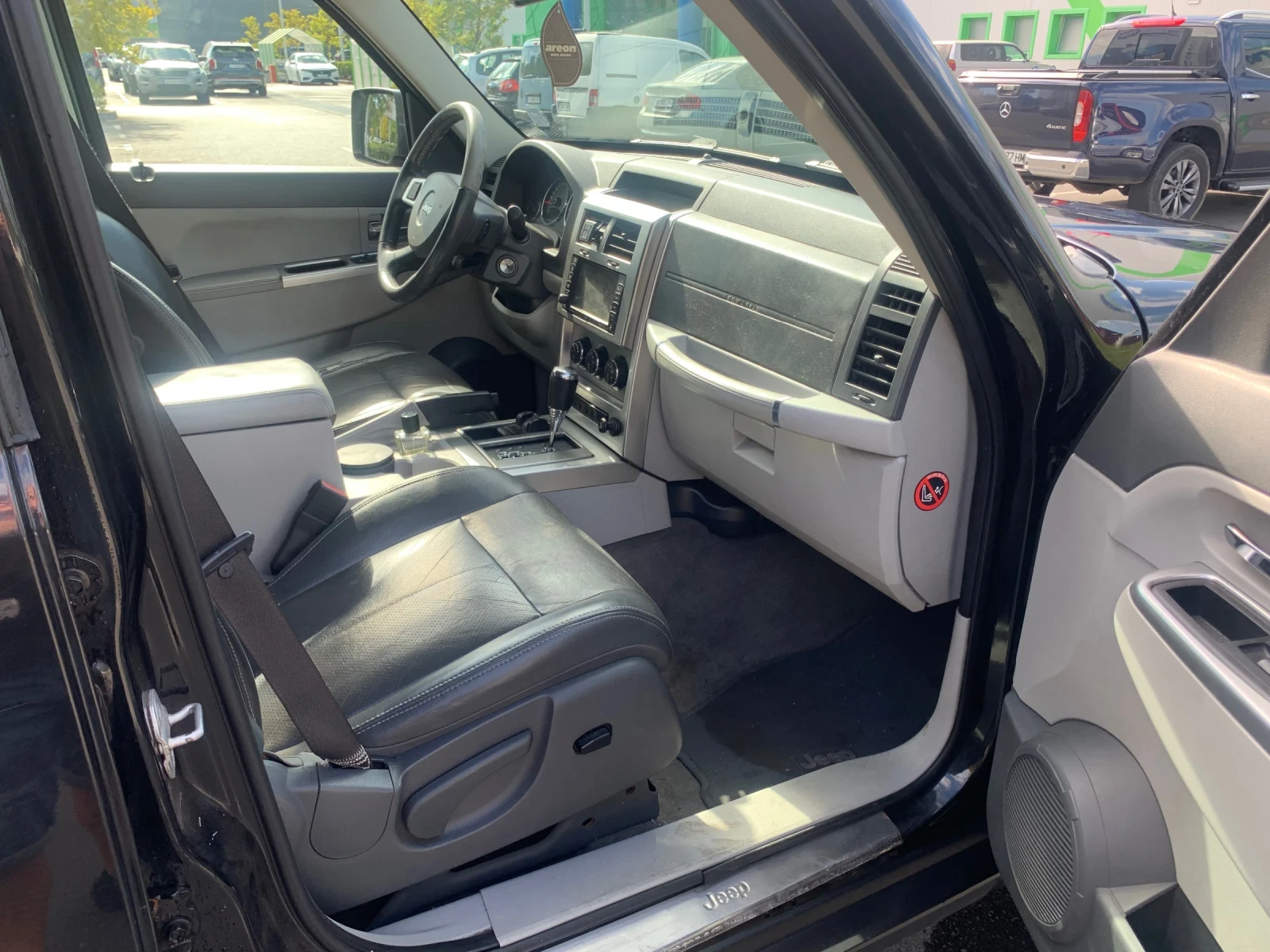 Jeep Cherokee, снимка 10 - Автомобили и джипове - 56267912