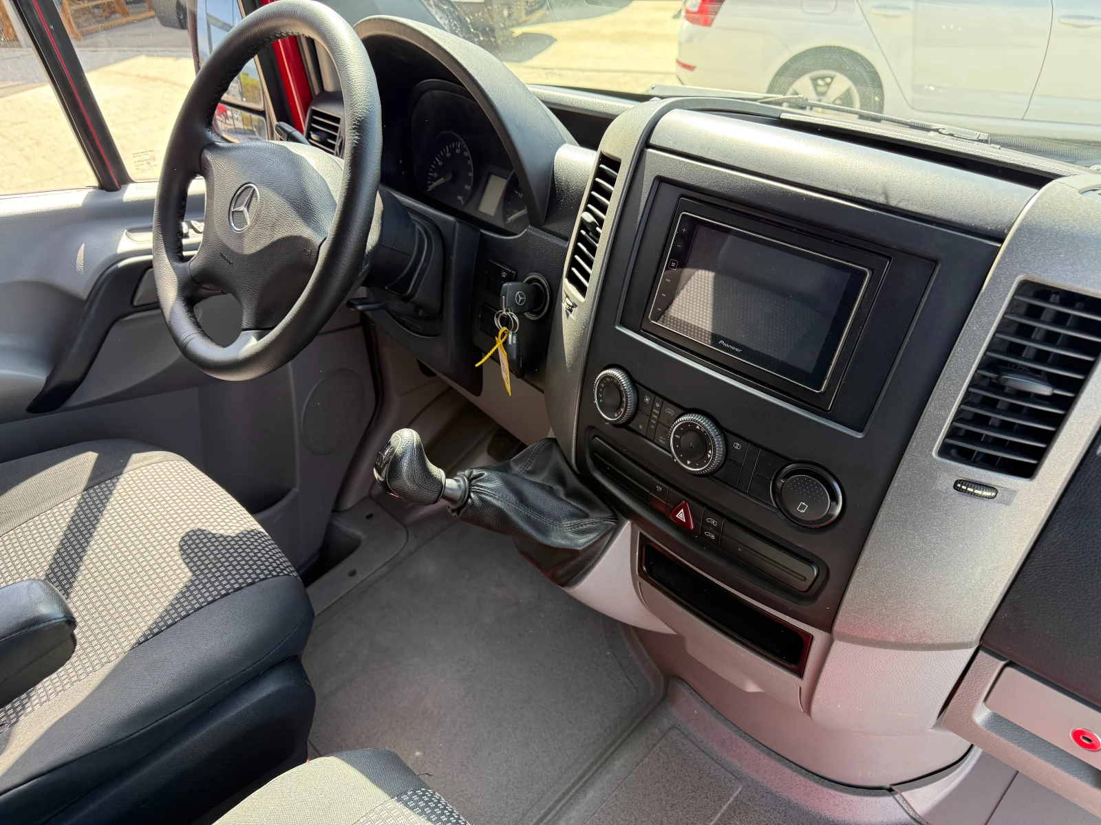 Mercedes-Benz Sprinter 318 CDI Климa L2H1  - изображение 9