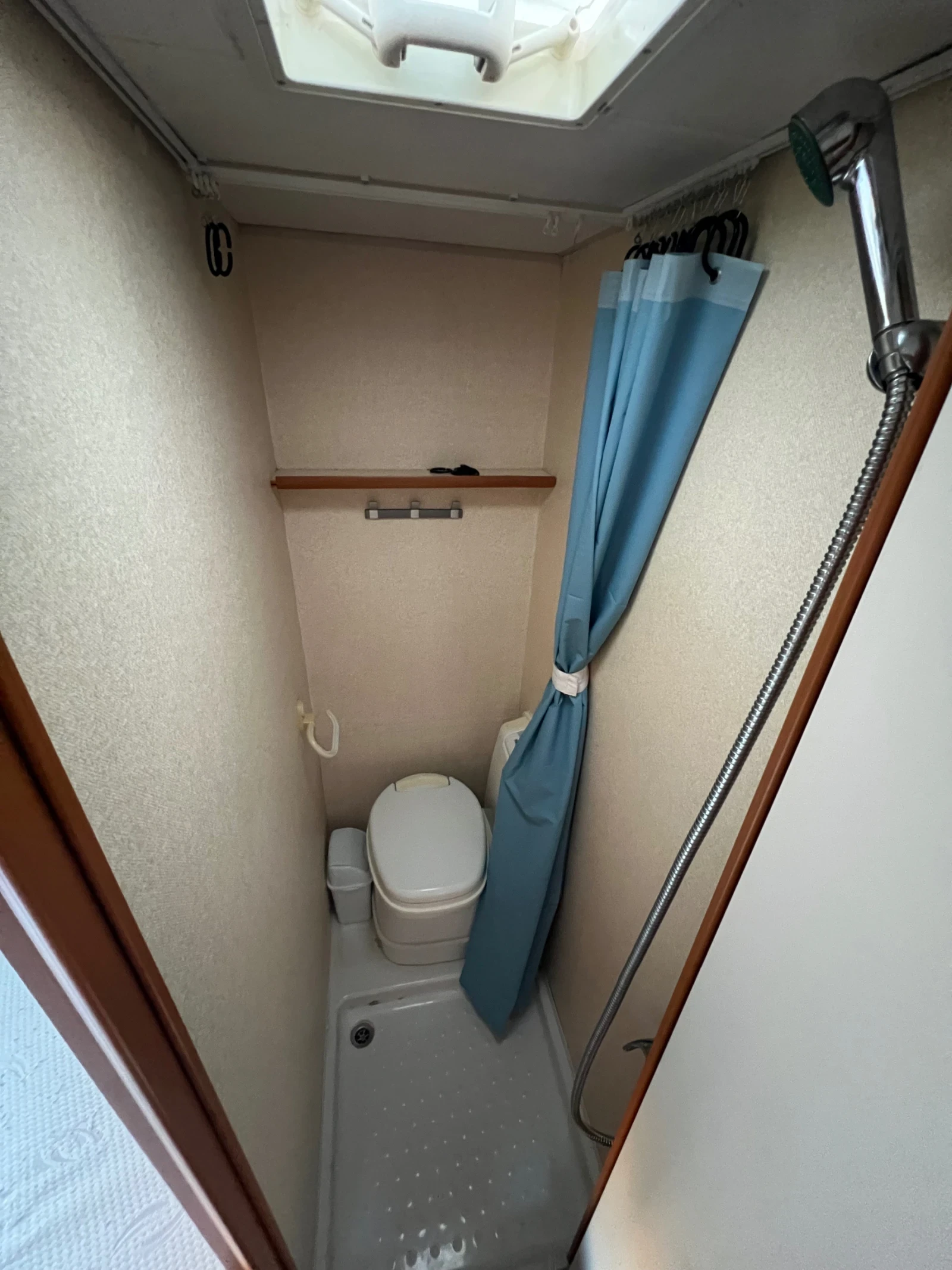 Каравана Bailey Bailey Ranger Series 5 460/4   Френска спалня, ТОП, снимка 10 - Каравани и кемпери - 55981639