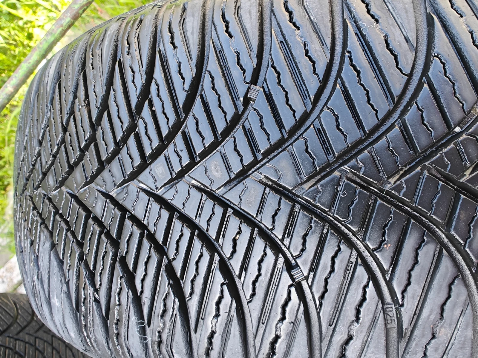 Гуми Всесезонни 205/60R16.5, снимка 2 - Гуми и джанти - 54184152