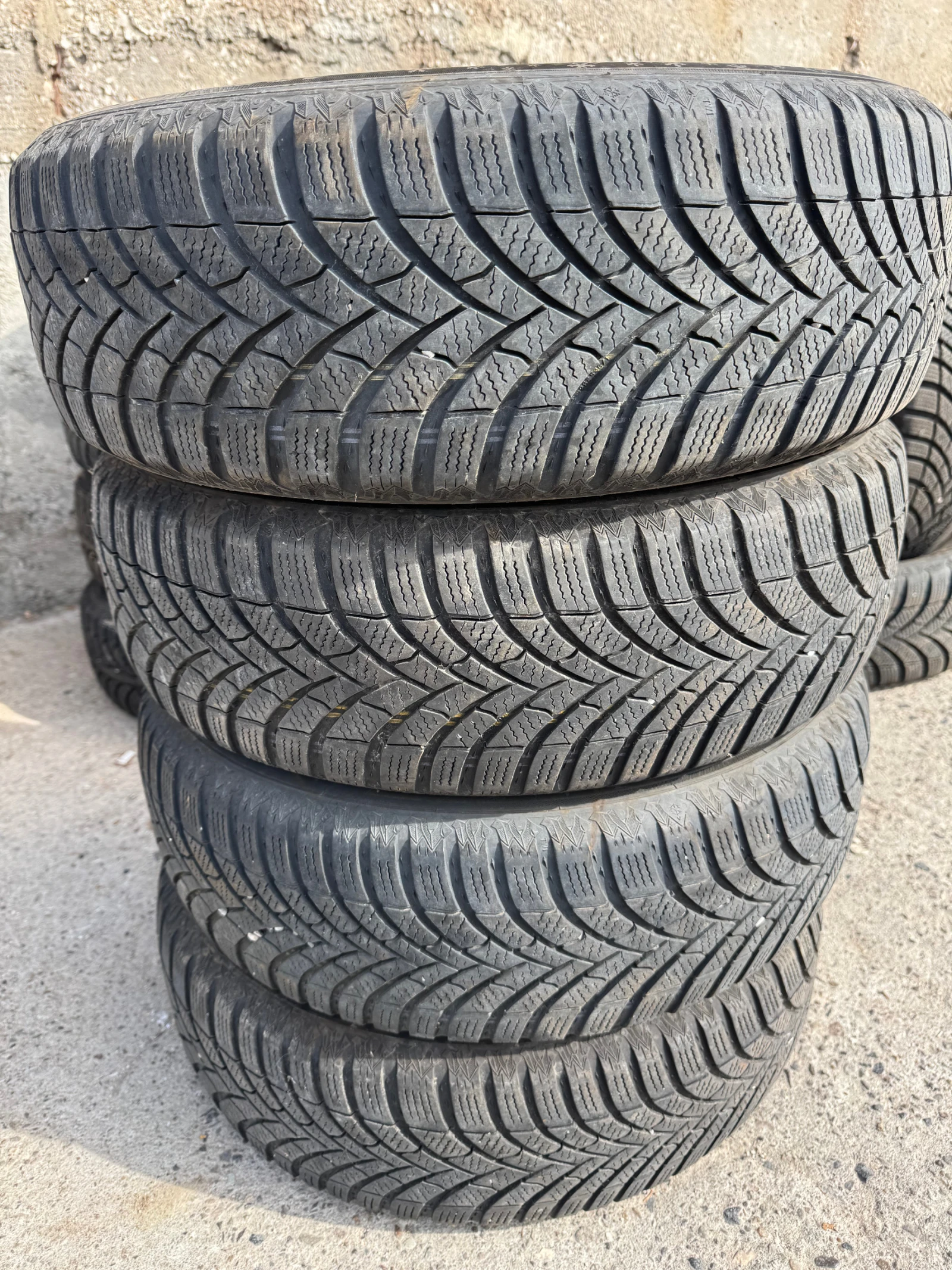 Гуми Зимни 185/65R15