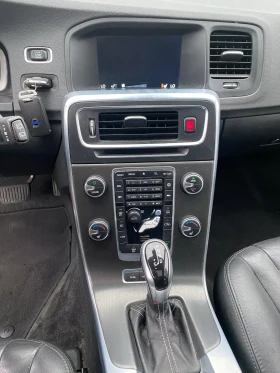 Volvo V60 SUMMUM/2.4/4X4/215HP/PHEV/LED/NAVI , снимка 15