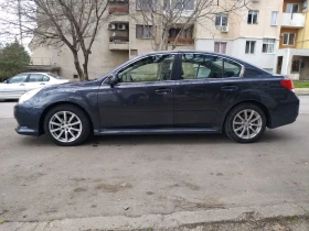 Subaru Legacy 2.5i Автоматик, DVD, снимка 3 - Автомобили и джипове - 44883749