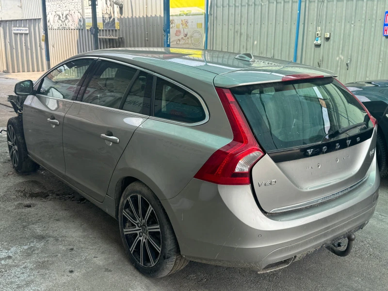 Volvo V60 D6 2.4 Plug in Hybrid , снимка 1 - Автомобили и джипове - 46661188