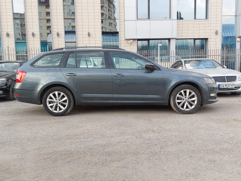 Skoda Octavia 1.4TGi 110кс TOP изпълнение EXECUTIVE 2бр NAVI, снимка 13 - Автомобили и джипове - 48008438