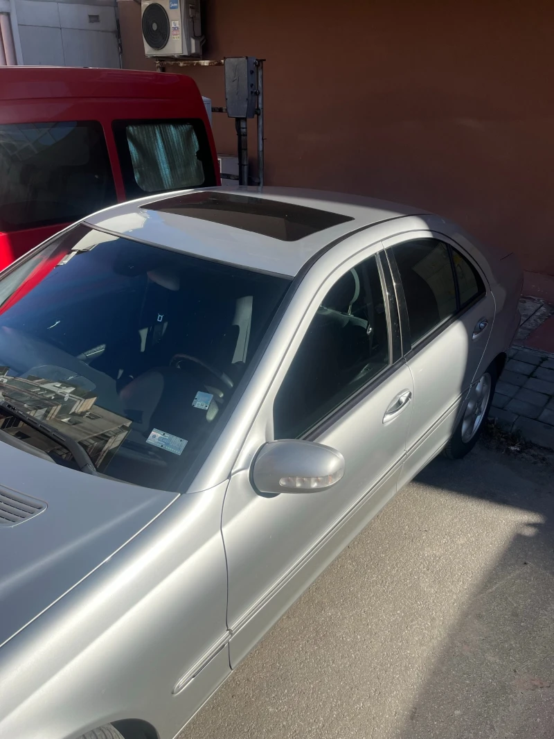 Mercedes-Benz C 180, снимка 5 - Автомобили и джипове - 48412572