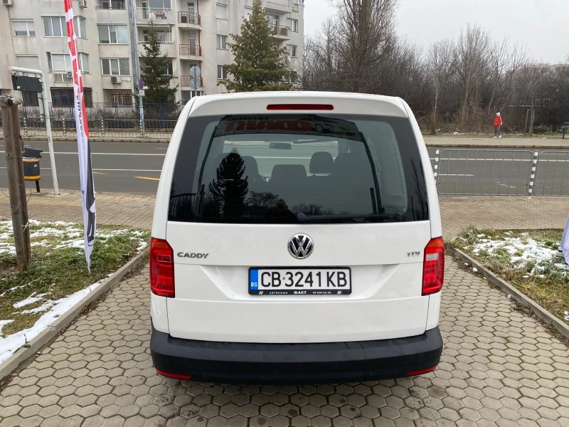 VW Caddy 2.0TDi, снимка 5 - Автомобили и джипове - 48499834