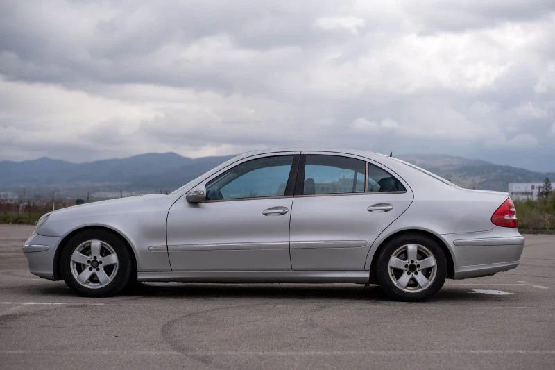 Mercedes-Benz E 270 CDI, снимка 8 - Автомобили и джипове - 51862293