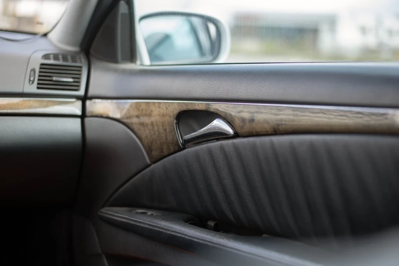 Mercedes-Benz E 270 CDI, снимка 12 - Автомобили и джипове - 51862293