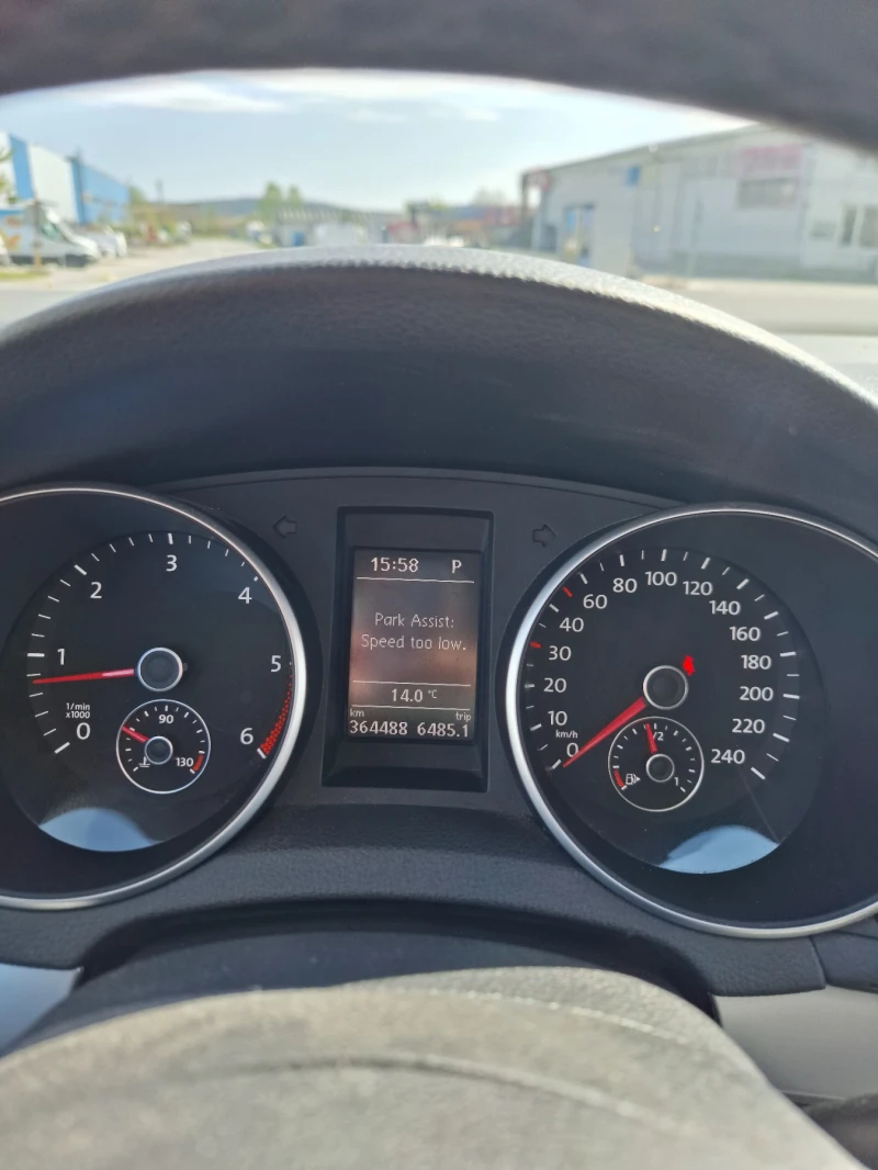 VW Golf 1.6 TDI DSG HIGHLINE, снимка 17 - Автомобили и джипове - 52896502
