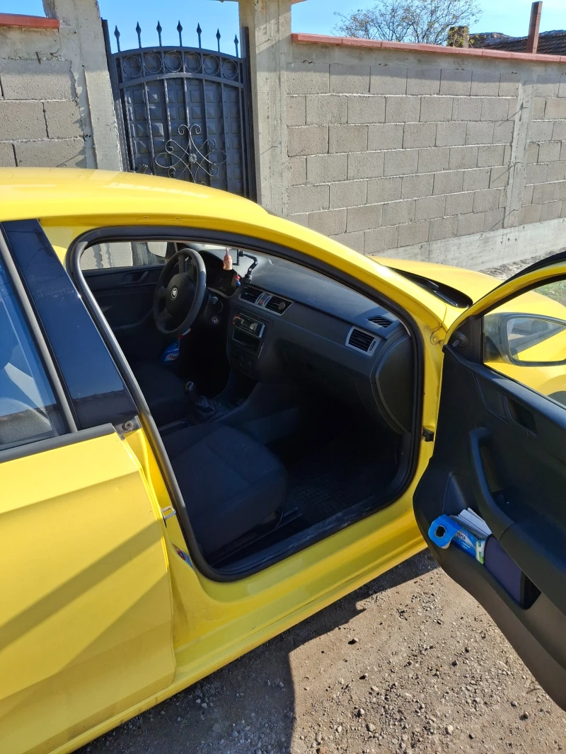 Skoda Rapid, снимка 3 - Автомобили и джипове - 52318873