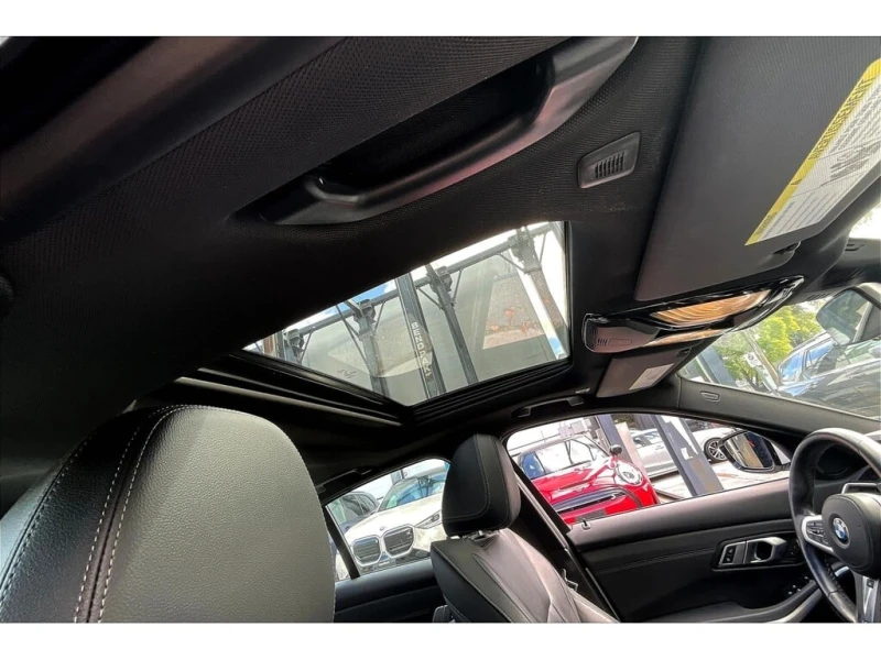 BMW 330 * 330i xDrive * CARFAX * БЕЗ ПЪРВОНАЧАЛНА ВНОСКА, снимка 9 - Автомобили и джипове - 52819367