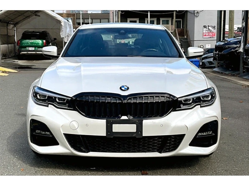 BMW 330 * 330i xDrive * CARFAX * БЕЗ ПЪРВОНАЧАЛНА ВНОСКА, снимка 2 - Автомобили и джипове - 52819367