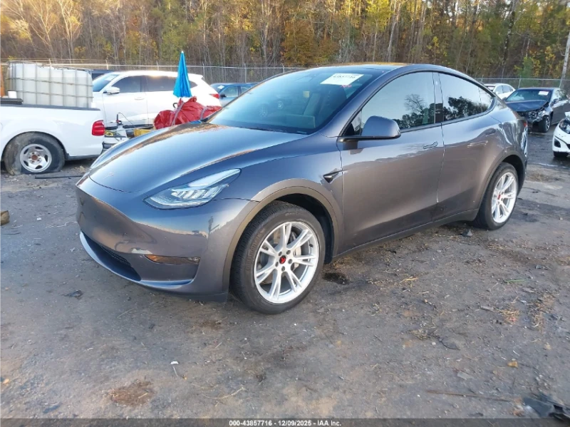 Tesla Model Y Tesla Model Y Long Range AWD (Dual Motor) 