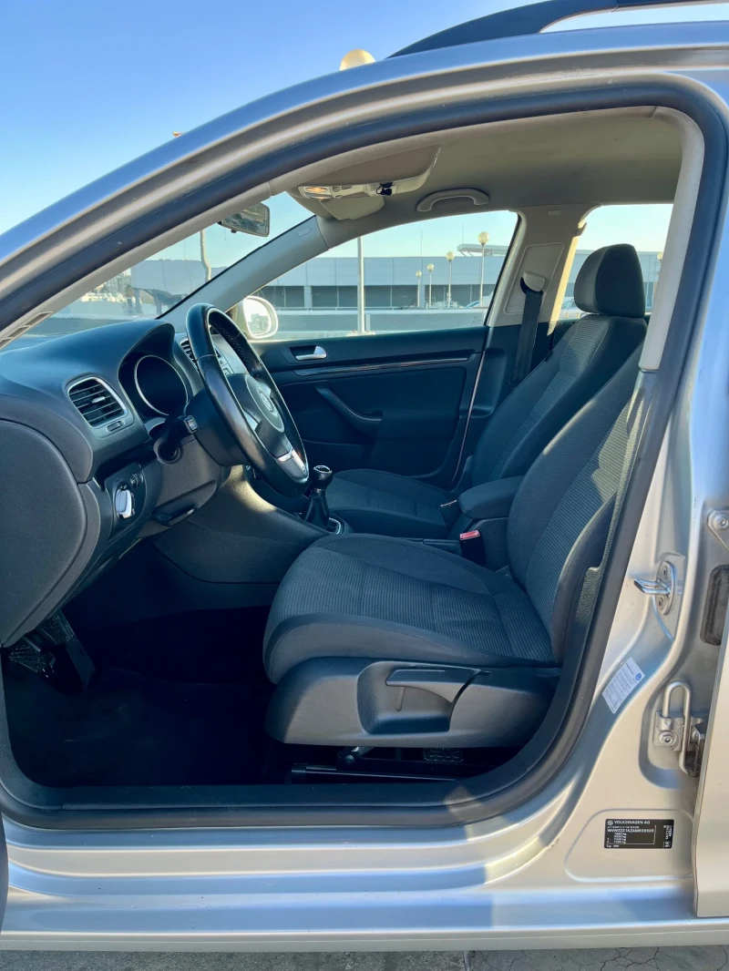 VW Golf Variant 1.6TDI 105кс ТОП, снимка 10 - Автомобили и джипове - 53187845