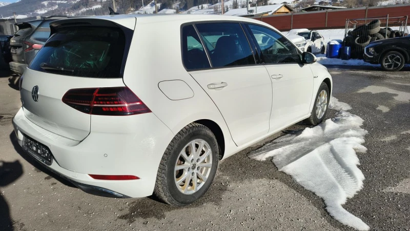 VW Golf 100kW E-Golf VII , снимка 3 - Автомобили и джипове - 53244156