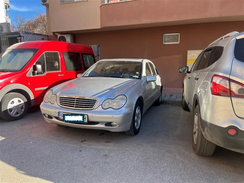 Mercedes-Benz C 180, снимка 1 - Автомобили и джипове - 48412572