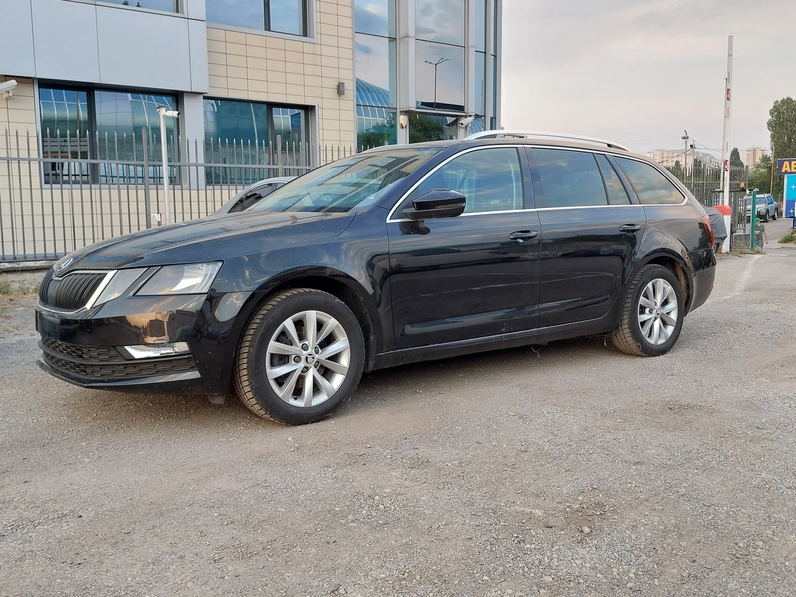 Skoda Octavia 1.4TGi 110кс TOP изпълнение EXECUTIVE 2бр NAVI - изображение 3