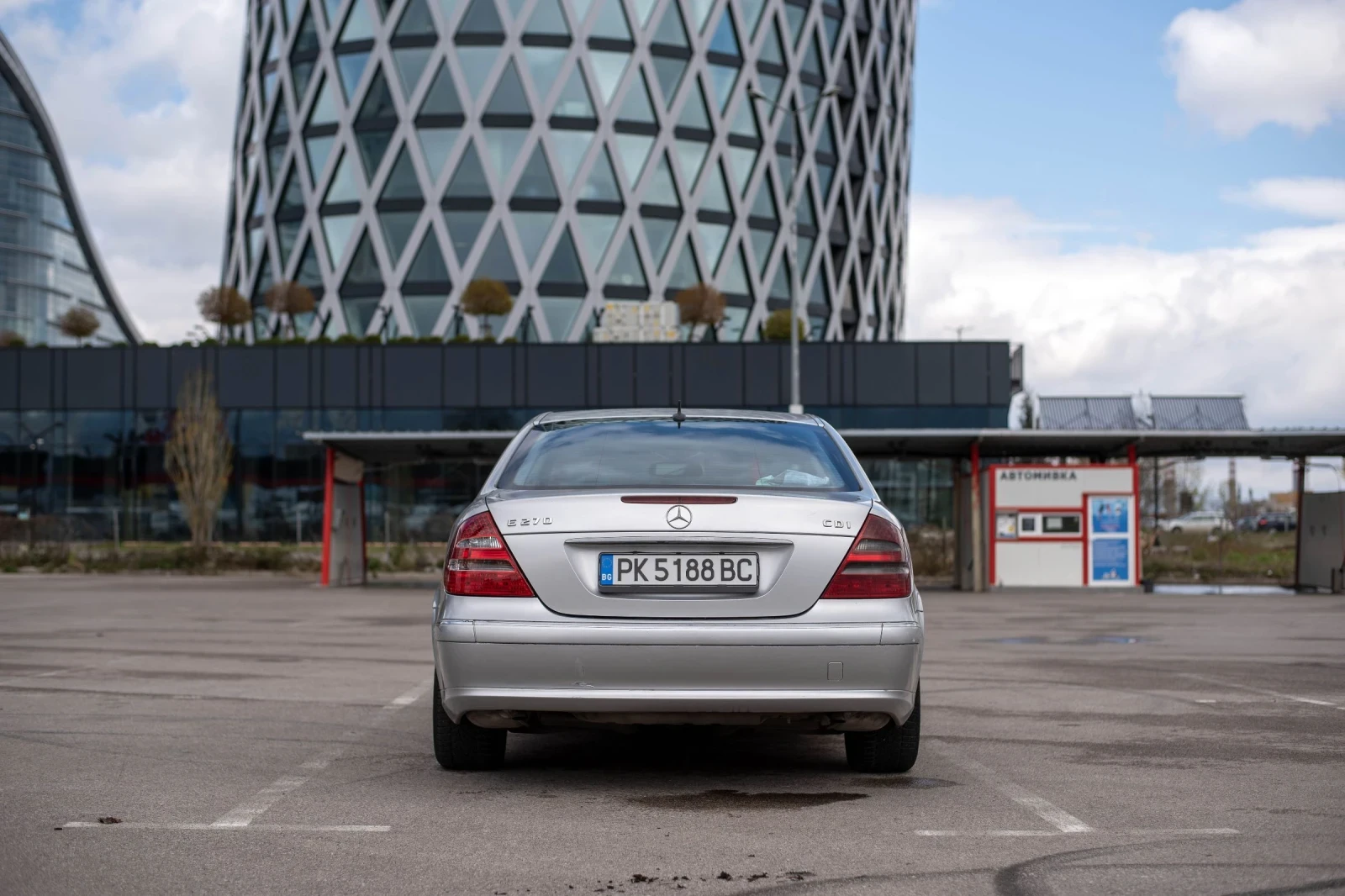 Mercedes-Benz E 270 CDI - изображение 4